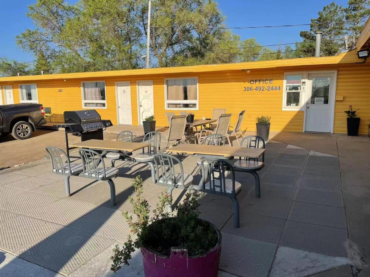 Dundurn Motel Exterior photo