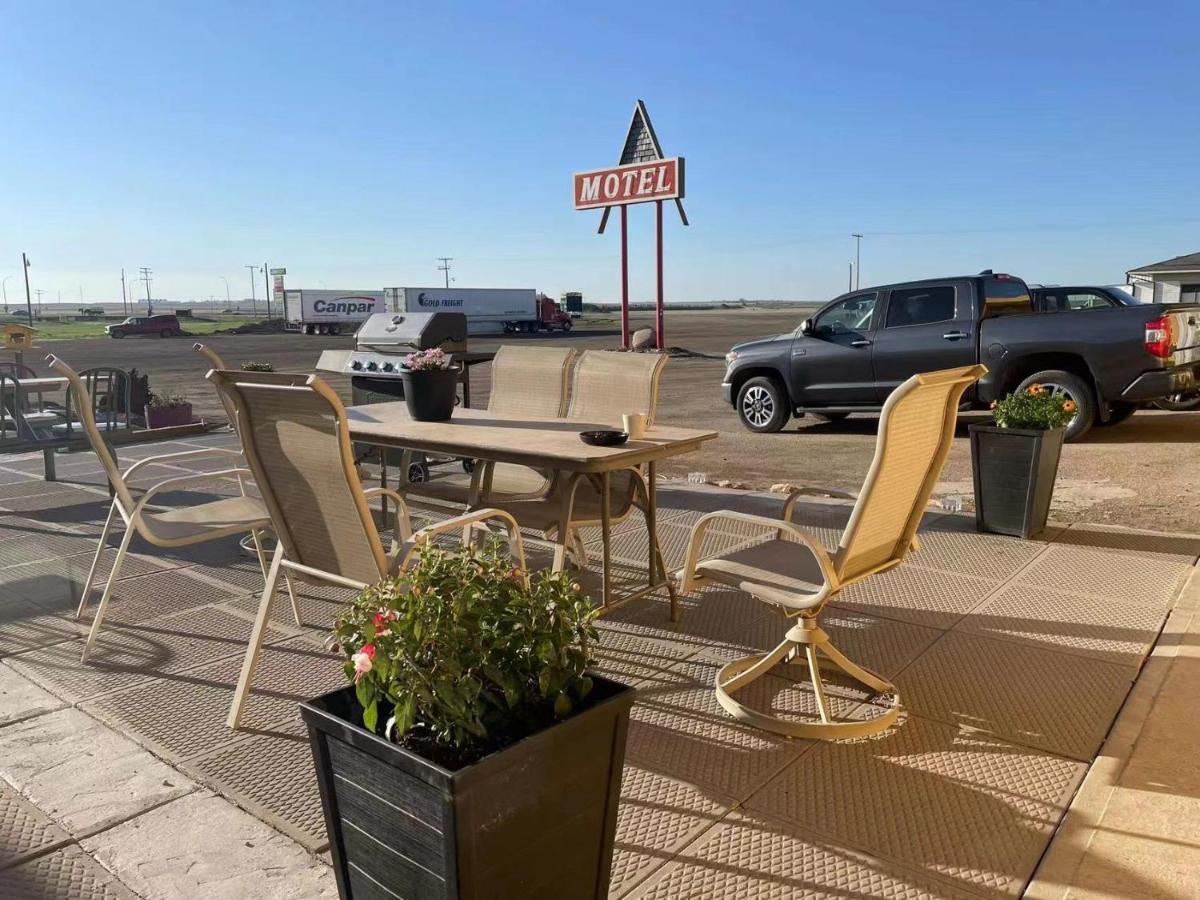 Dundurn Motel Exterior photo