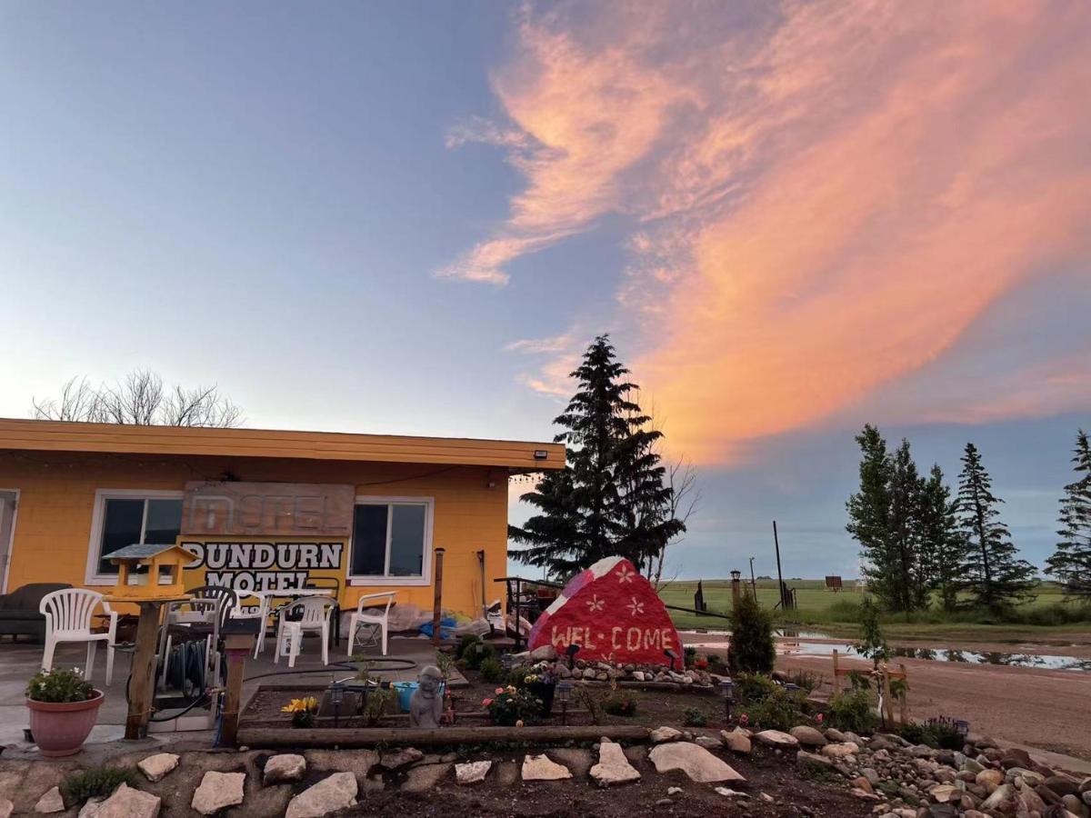 Dundurn Motel Exterior photo